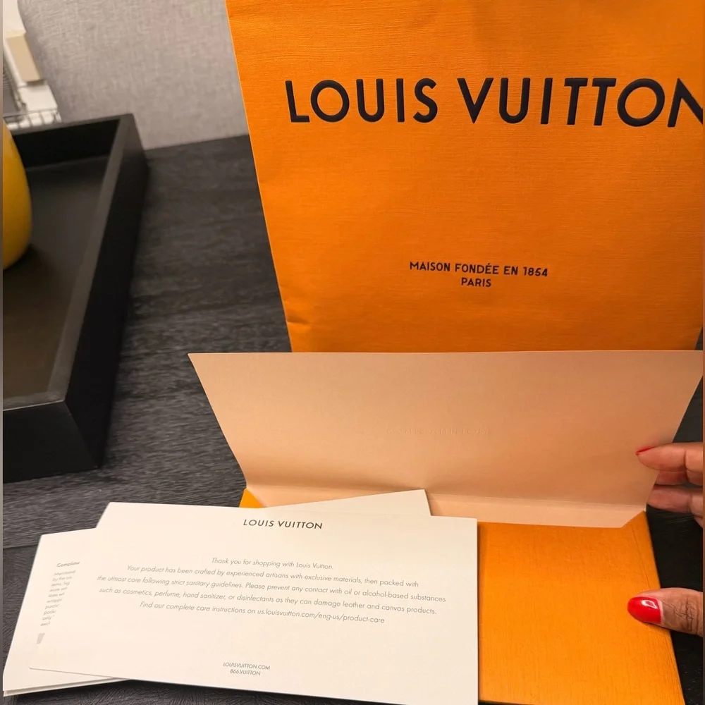 Louis Vuitton Shopping Bag with ribbon, smaller gift bag and gift tag. - Picture 5 of 9